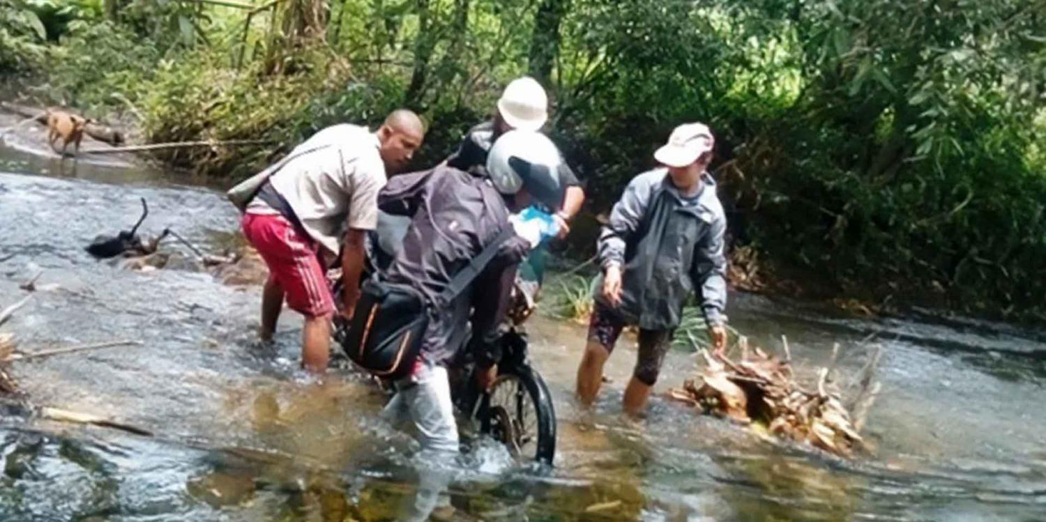 The team from Medical Action Myanmar on a mission to hard-to-reach villages in Yebyu Township. 