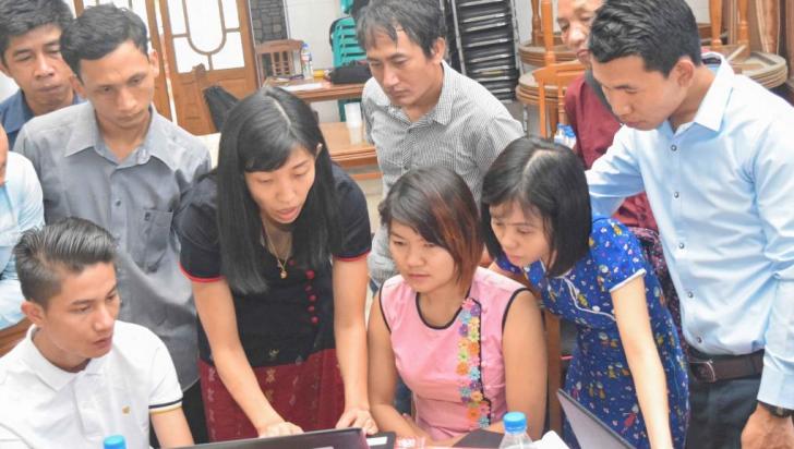 UNOPS-PR Capacity Building Officer Khin Nyein Thit together with the Myanmar Council of Churches (MCC) field staff during a capacity building training in Kalay Township, Chin State. Photo: UNOPS