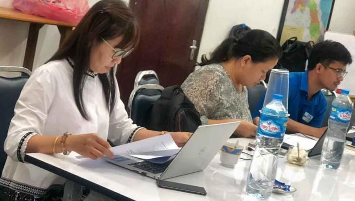 RAI2E partners participating in the training on ‘Fundamental data management, analysis and data visualization’ at Lao Positive Health Association (Lao PHA) office in Vientiane, Lao PDR. Photo: Thipphaphorn Douangchak/UNOPS