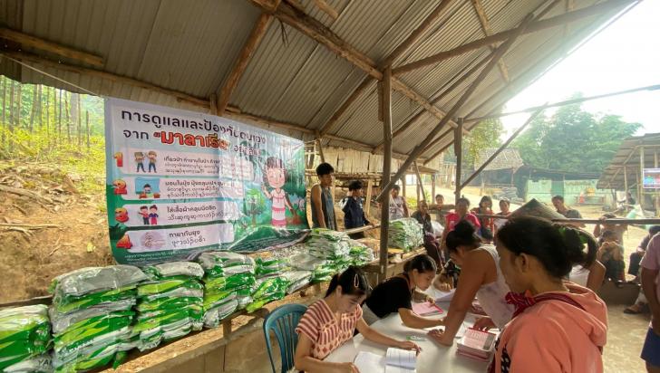 Malaria Project Officers and Camp-based assistants (CBA) at the mass LLINs distribution activity in Mae La Camp in February 2024. Photo: IRC 